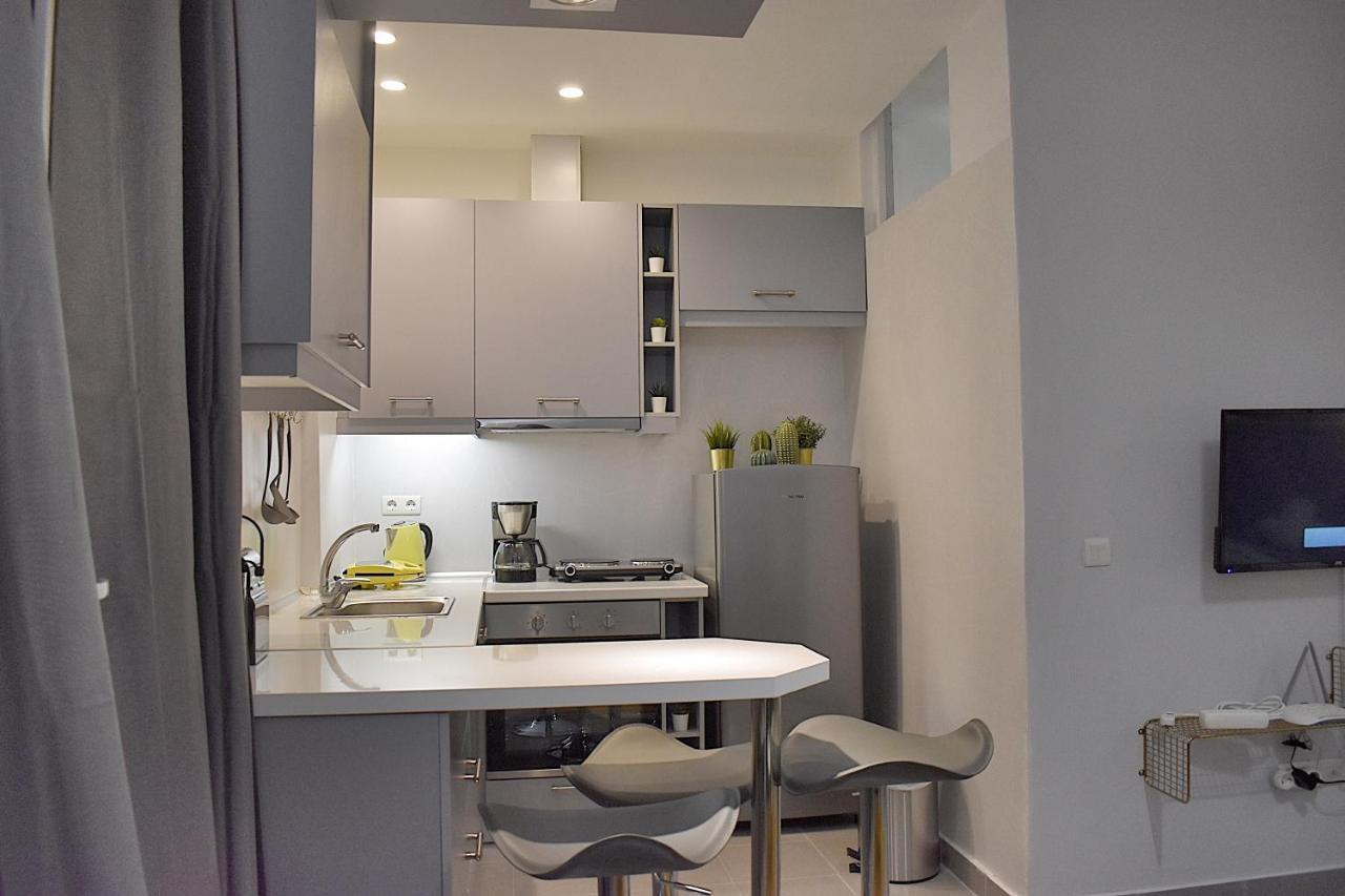 Check Point - Acropolis Apartment Athena Bagian luar foto